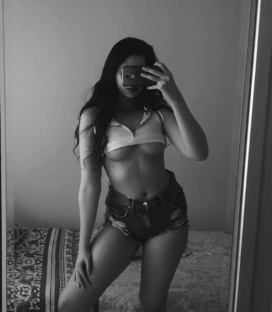 Göltürkbükü Düşünceli Bayan Escort Bayan Emine